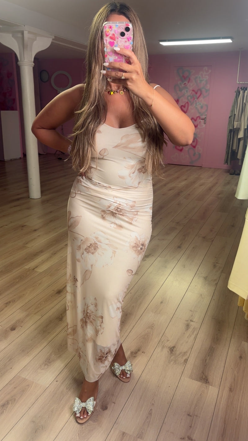 Robe Zahra